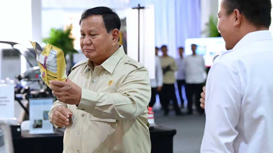 Presiden Prabowo Subianto meninjau langsung beragam hasil riset dan inovasi karya anak bangsa (06/08/2026). (Dok. Sekretariat Kabinet)