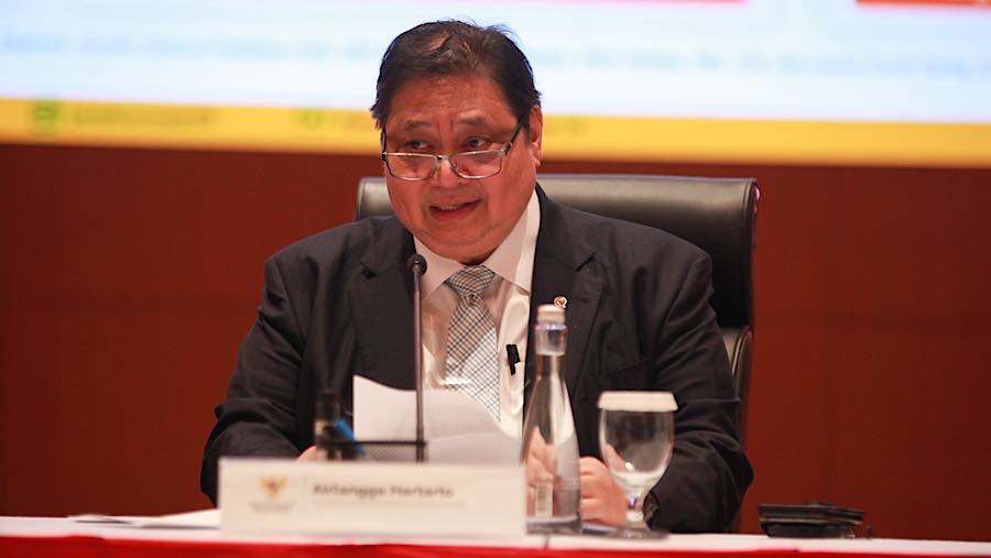 Menko Perekonomian Airlangga Hartarto saat konferensi pers Nota Keuangan dan RAPBN 2027 di Jakarta, Jumat (14/8/2026). (Bloomberg Technoz/Andrean K)