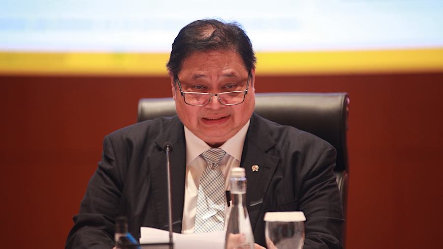 Menko Perekonomian Airlangga Hartarto saat konferensi pers Nota Keuangan dan RAPBN 2027 di Jakarta, Jumat (14/8/2026). (Bloomberg Technoz/Andrean K)