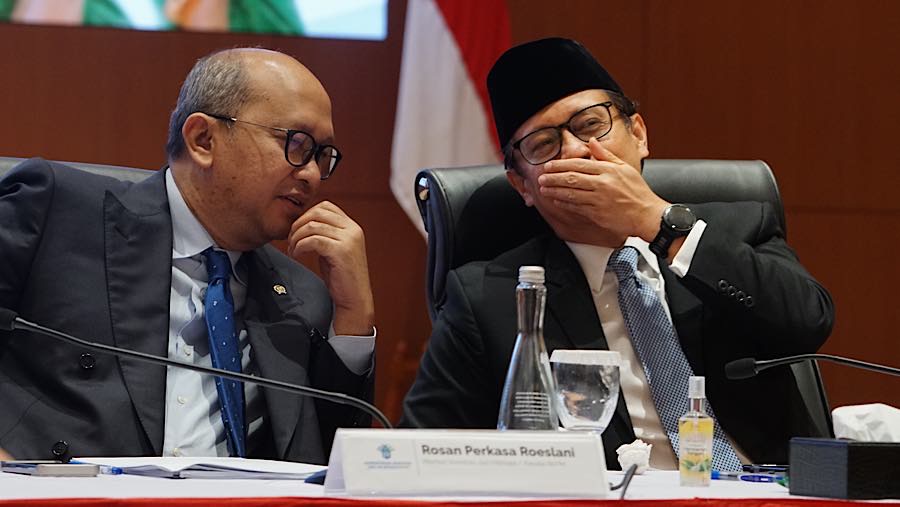 CEO BPI Danantara, Rosan Perkasa Roeslani & Menkes Budi Gunadi saat paparan Nota Keuangan dan RAPBN 2027, Jumat (14/8/2026). (Bloomberg Technoz/Andre)