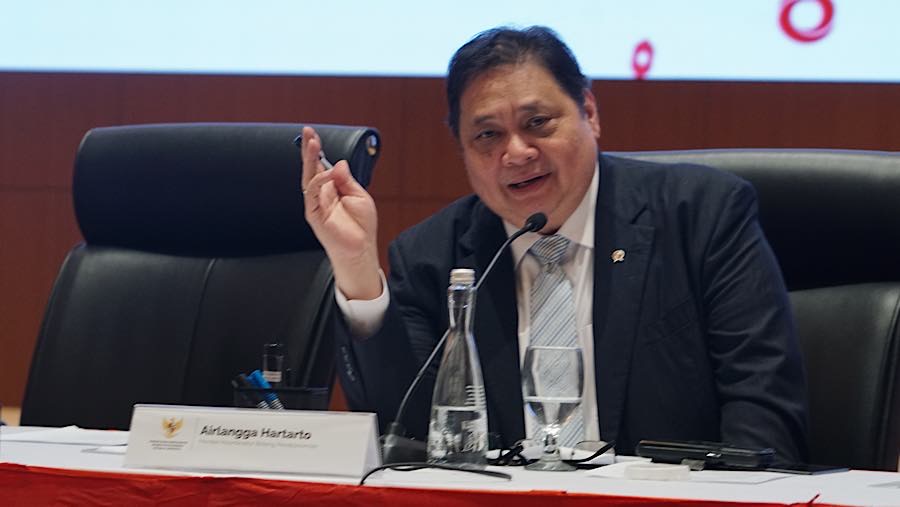 Menko Perekonomian Airlangga Hartarto saat konferensi pers Nota Keuangan dan RAPBN 2027 di Jakarta, Jumat (14/8/2026). (Bloomberg Technoz/Andrean K)