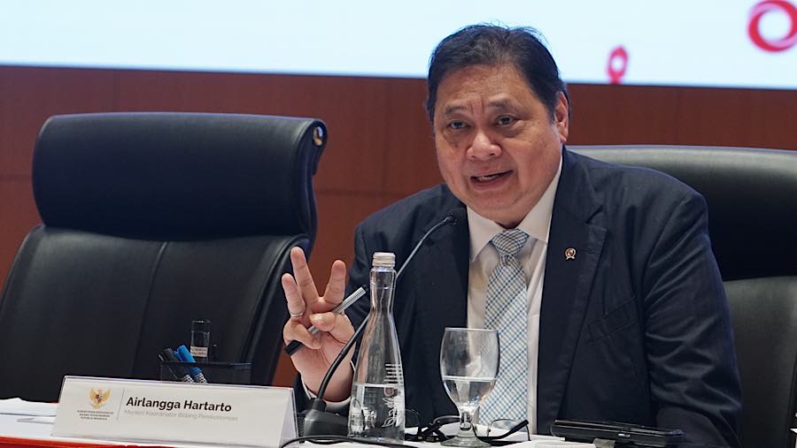 Menko Perekonomian Airlangga Hartarto saat konferensi pers Nota Keuangan dan RAPBN 2027 di Jakarta, Jumat (14/8/2026). (Bloomberg Technoz/Andrean K)