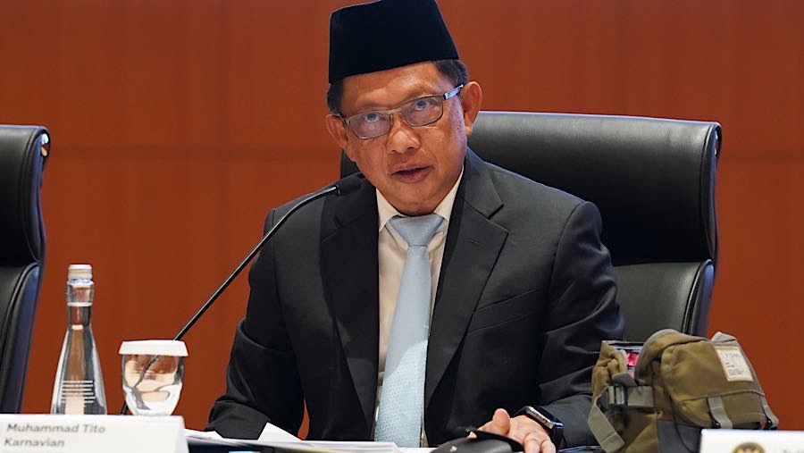 Mendagri Tito Karnavian saat konfrensi pers Nota Keuangan dan RAPBN 2027 di Jakarta, Jumat (14/8/2026). (Bloomberg Technoz/Andrean K)