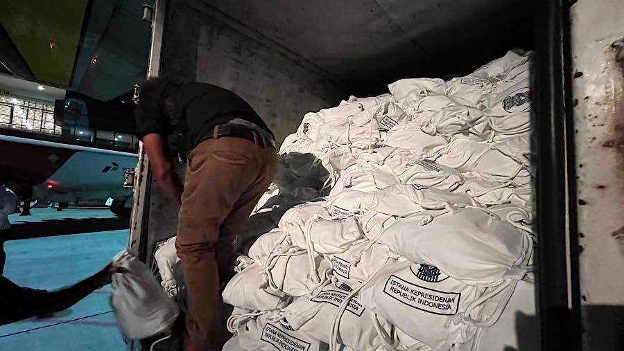 Setkab Kirim 10.500 paket bantuan untuk korban Gempa Bumi di NTT. (Dok. BNPB)