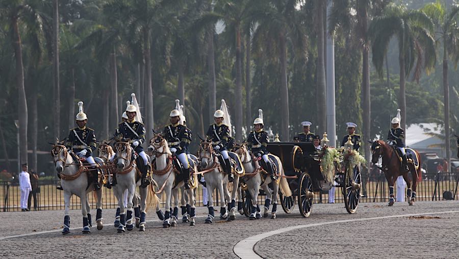 Keduanya diarak menuju Istana Merdeka untuk digunakan dalam rangkaian Upacara Peringatan Detik-Detik Proklamasi Kemerdekaan Republik Indonesia.