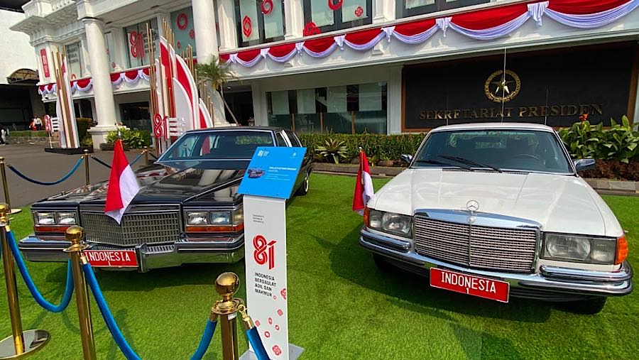 Setelah itu, Mercedes-Benz S280 digunakan sebagai kendaraan Presiden B.J. Habibie dan Presiden ke-4 RI, KH Abdurrahman Wahid atau Gus Dur.