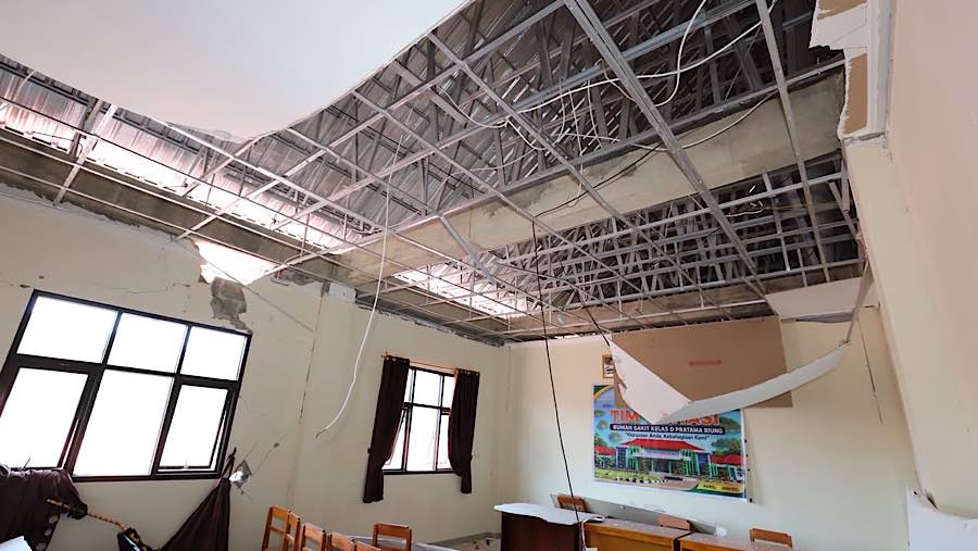 Sekolah rusak akibat gempa bumi NTT. (Dok. BNPB)