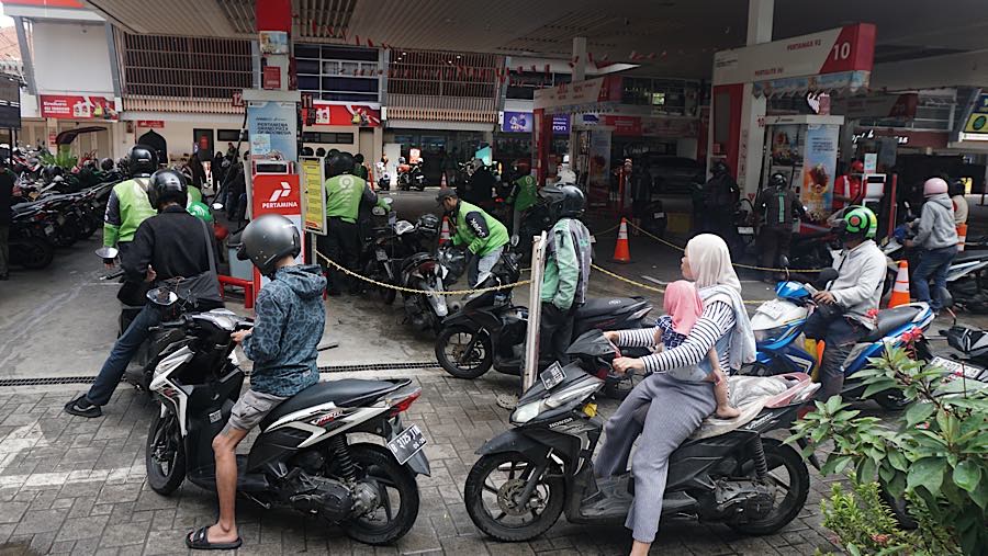 Pemahaman desil penting karena menjadi dasar penyaluran bansos dan kajian pembatasan Pertalite bersubsidi. (Bloomberg Technoz/Andrean Kristianto)