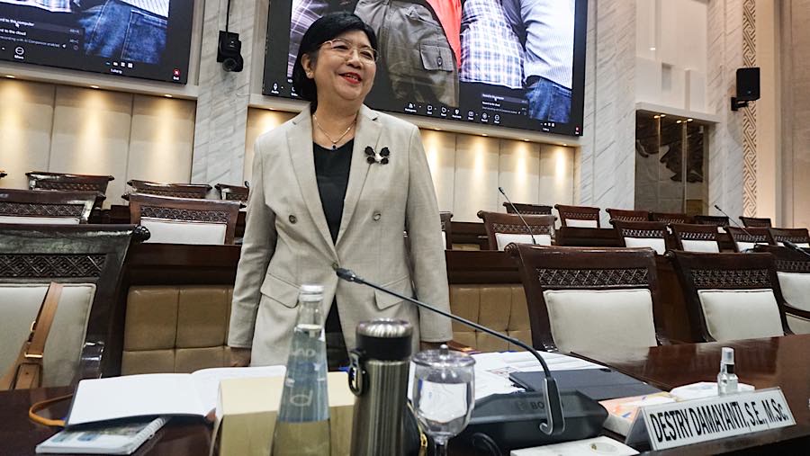 Dalam uji kelayakan bersama Komisi XI DPR RI hari ini, Destry mengungkapkan sejumlah tantangan kelembagaan yang dihadapi oleh pihak bank sentral RI