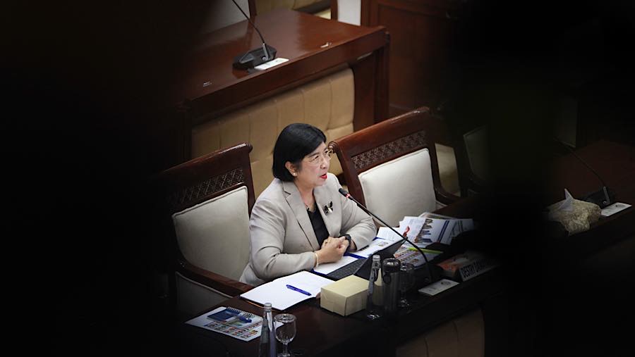 Dalam tantangan global, Destry memaparkan berbagai risiko seperti konflik geopolitik, perlambatan ekonomi dan meningkatnya inflasi global