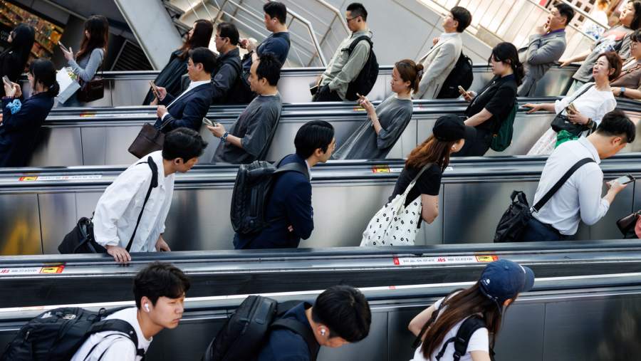 Potret para pekerja di tengah perkembangan teknologi AI. dok: Bloomberg