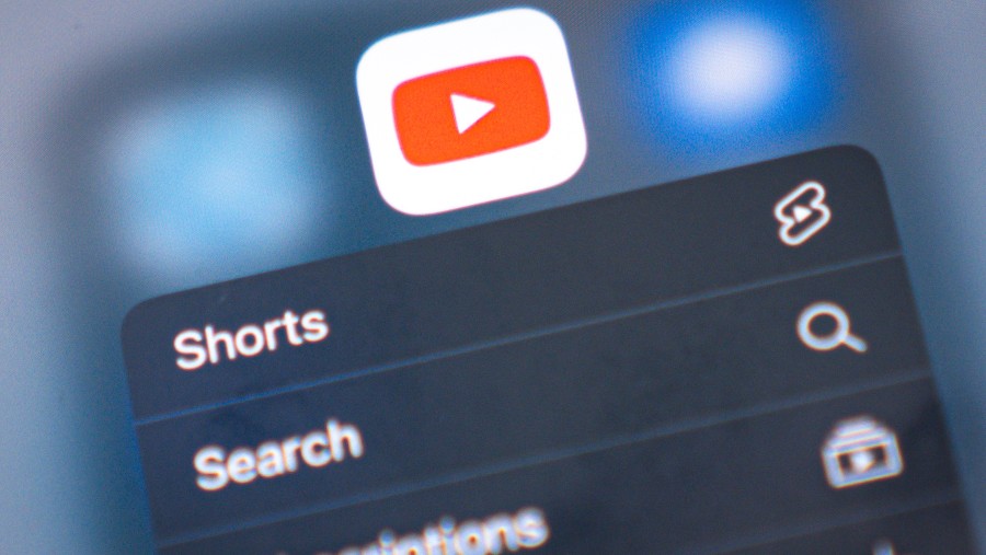 Youtube. (Bloomberg)
