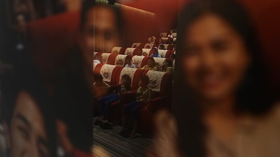 Dalam sehari lima film berbeda dijadwalkan bergantian diputarkan mulai pukul 11.00 hingga 20.05 WIB. (Bloomberg Technoz/Andrean Kristianto)