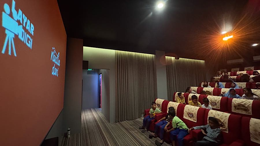 Harga tiketnya dipatok Rp15.000 pada hari kerja dan Rp20.000 saat akhir pekan atau hari libur. (Bloomberg Technoz/Andrean Kristianto)