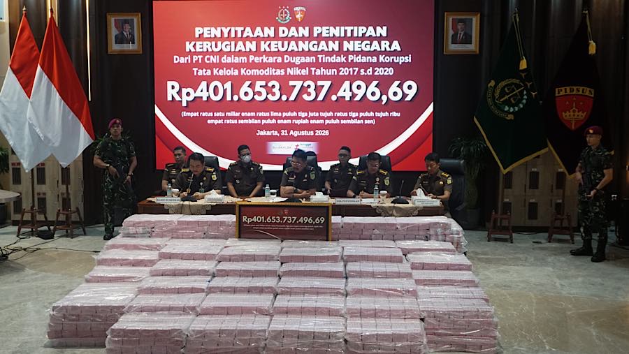 Konfrensi pers terkait kasus korupsi tata kelola nikel di Kejagung, Senin (31/8/2026). (Bloomberg Technoz/Andrean Kristianto)