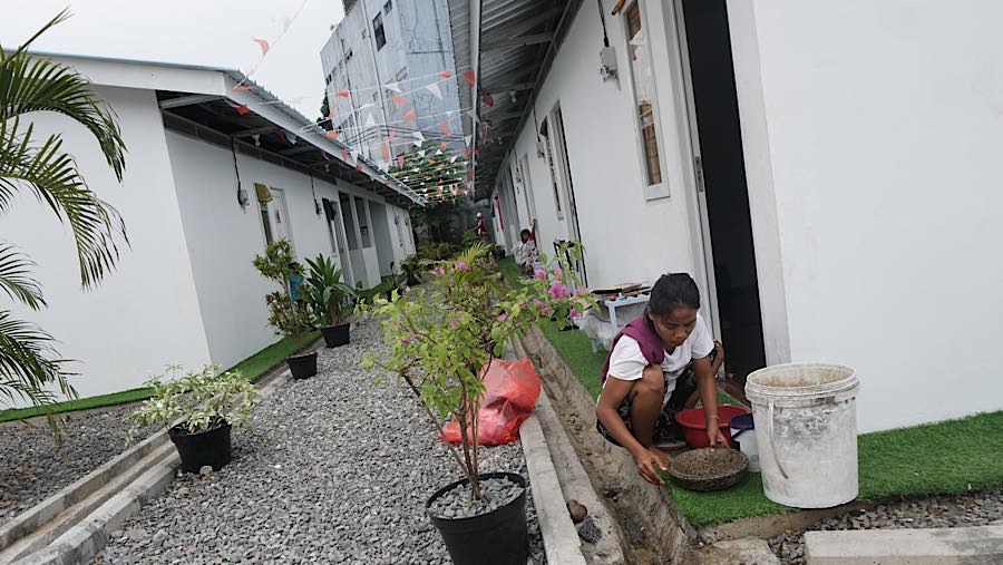 Warga beraktivitas di Hunian Senen, Jalan Kramat Raya, Senen, Jakarta, Selasa (2/9/2026). (Bloomberg Technoz/Andrean Kristianto)
