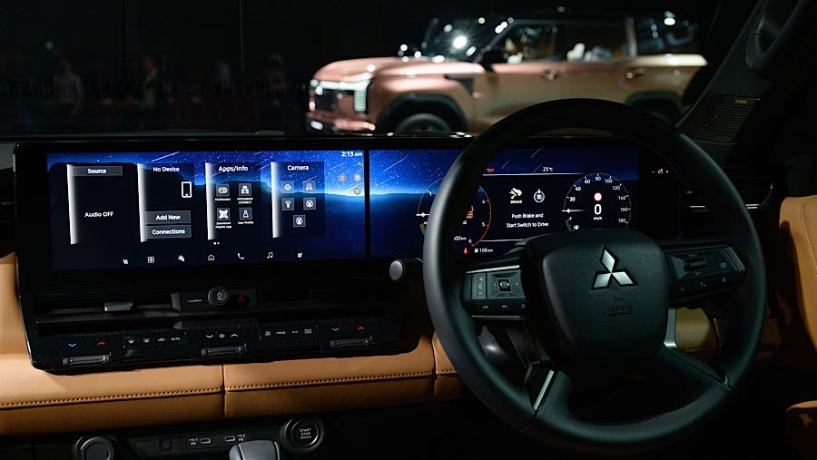 Mitsubishi Pajero dipamerkan selama acara peluncuran di Tokyo, Jepang, Rabu (2/9/2026). (Akio Kon/Bloomberg)