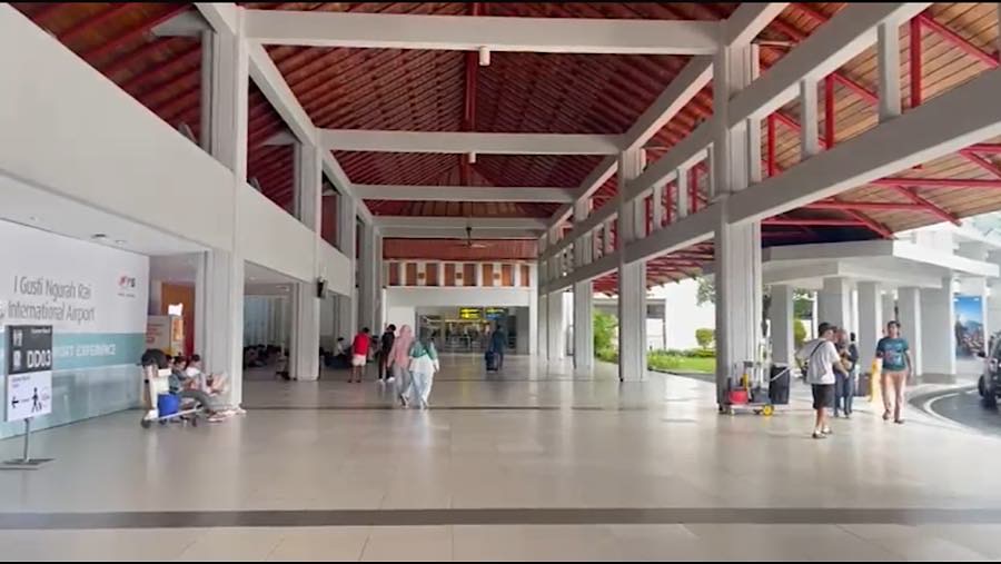 Terdapat 11 penerbangan di Bandara I Gusti Ngurah Rai Bali yang mengalami pembatalan penerbangan. Sementara, 1 lainnya penyesuaian jadwal.