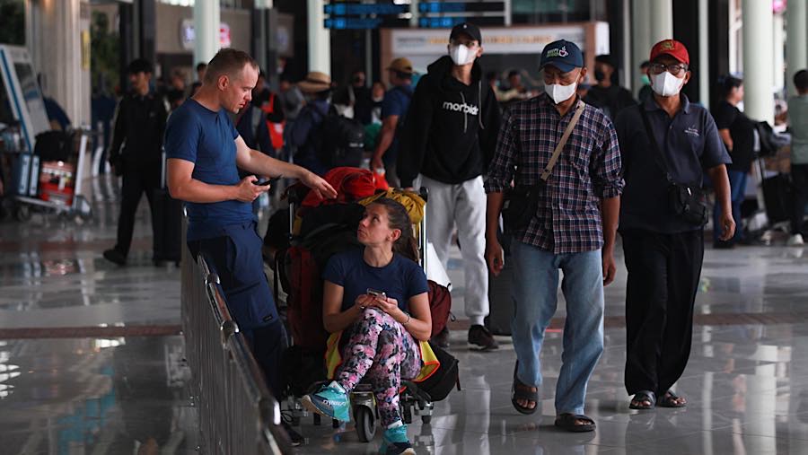 Suasana saat penutupan sementara Bandara Soekarno Hatta di Tangerang, Banten, Minggu (6/9/2026). (Bloomberg Technoz/Andrean Kristianto)