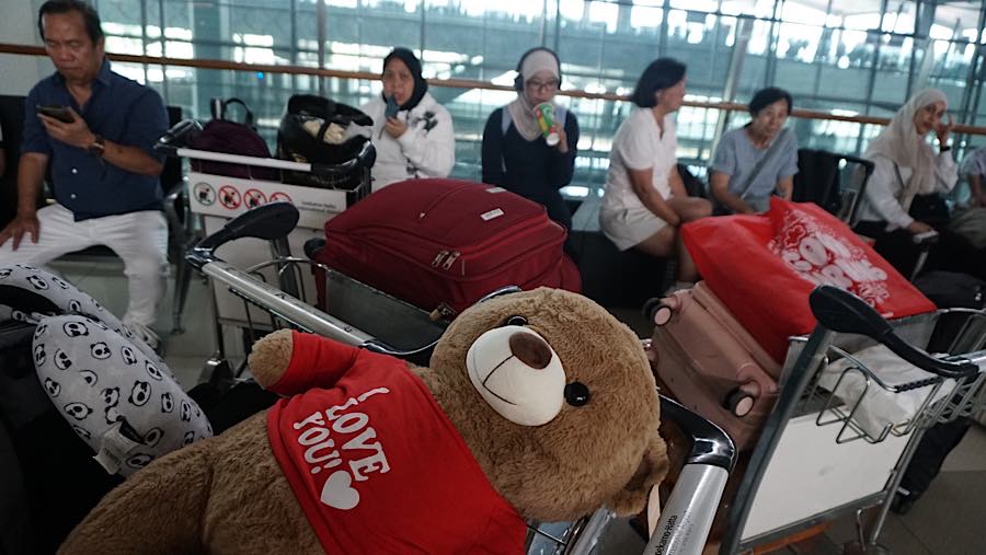 Suasana saat penutupan sementara Bandara Soekarno Hatta di Tangerang, Banten, Minggu (6/9/2026). (Bloomberg Technoz/Andrean Kristianto)