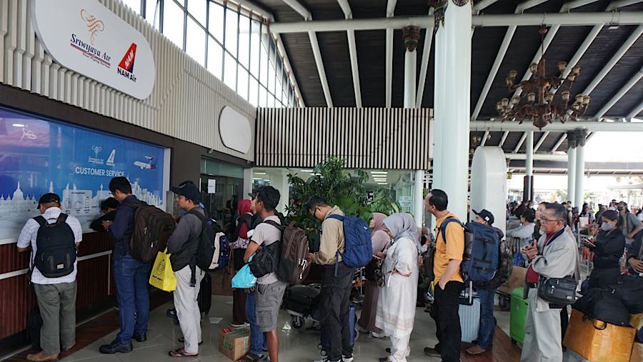 Suasana saat penutupan sementara Bandara Soekarno Hatta di Tangerang, Banten, Minggu (6/9/2026). (Bloomberg Technoz/Andrean Kristianto)