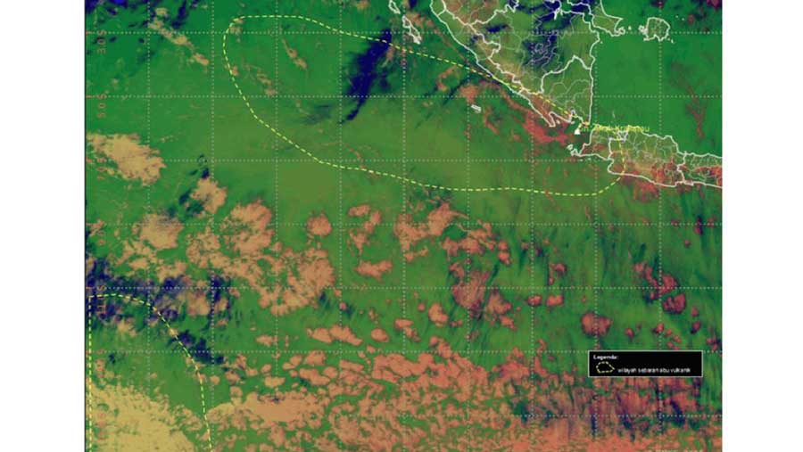 Sebaran abu vulkanik hingga ketinggian 15.000 ft dan 50.000 ft (Dok. BMKG)