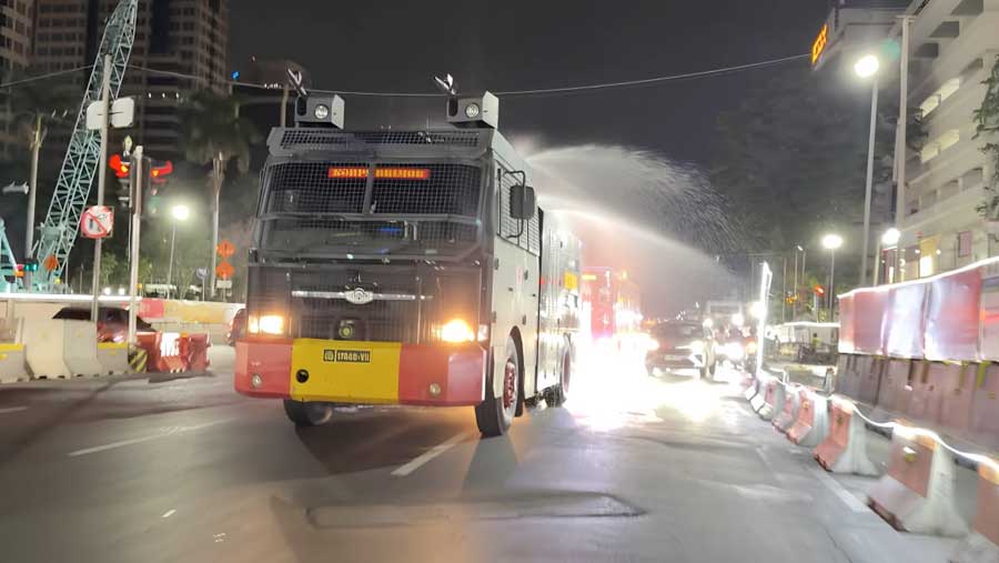 Satuan Brimob Polda Metro Jaya mengantisipasi sebaran abu vulkanik Gunung Anak Krakatau (Dok. Humas Polri)