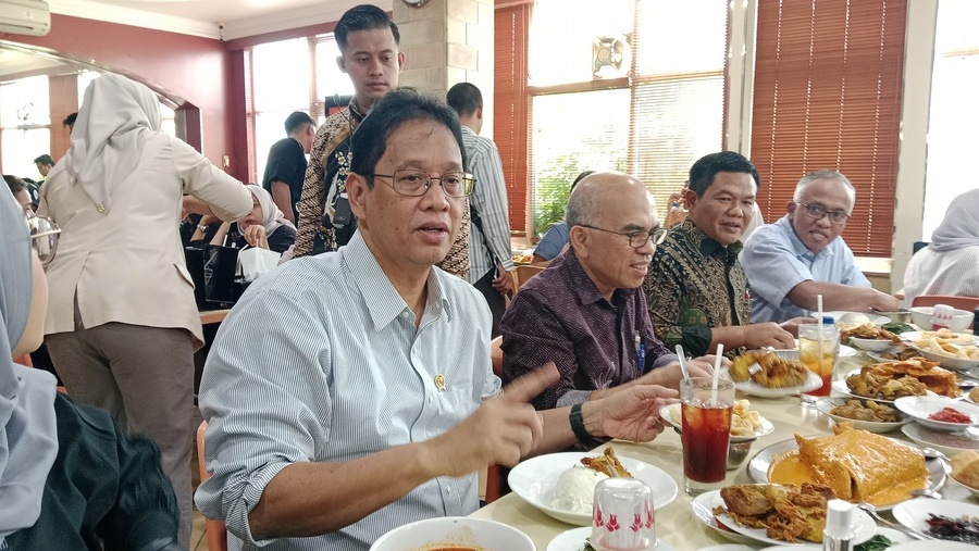 Menteri Keuangan Purbaya Yudhi Sadewa saat makan siang bersama media di Jakarta, Selasa (8/9/2026)