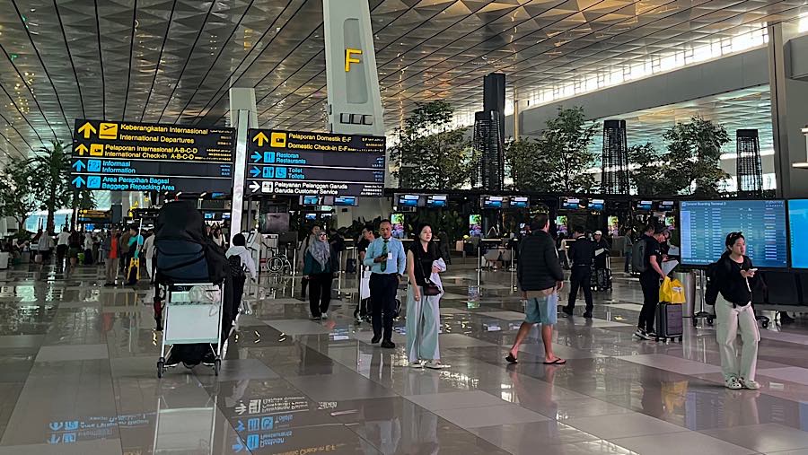 Suasana Terminal 3 Bandara Soekarno-Hatta kembali normal usai penutupan sementara pada Selasa (8/9/2026) (Bloomberg Technoz/Syailendra Hafiz Wiratama)