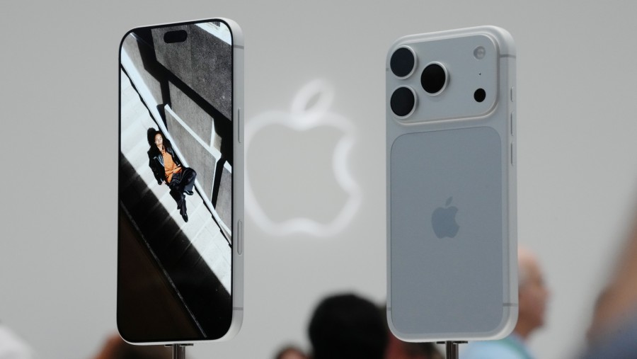 Apple merilis iPhone 18 Pro di September 2026, seri 18 base model baru akan rilis tahun depan. dok: Bloomberg