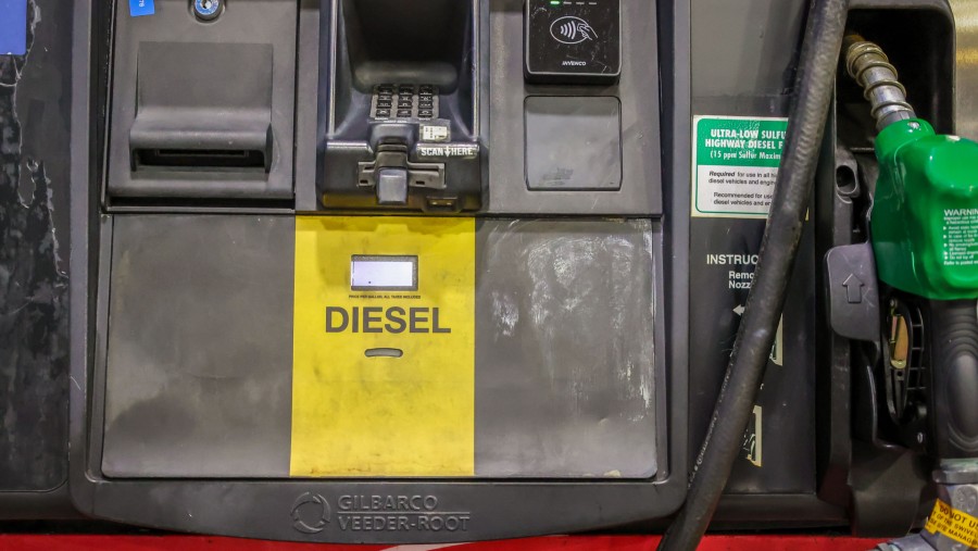 Pompa bahan bakar diesel di SPBU Speedway di Miami Beach, Florida, AS./Bloomberg-Zak Bennett