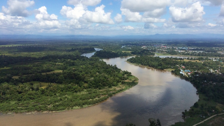 Sungai Kapuas, yang berkelok melintasi Pulau Kalimantan sepanjang lebih dari 700 mil, terlihat dari udara di Kalimantan Barat, Indonesia./Bloomberg