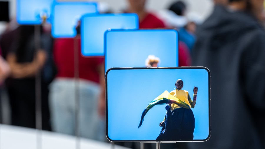 Apple perkenalkan hp lipat iPhone Duo di Apple Park, Cupertino, California, AS, pada Rabu, 9 September 2026. David Paul Morris/Bloomberg