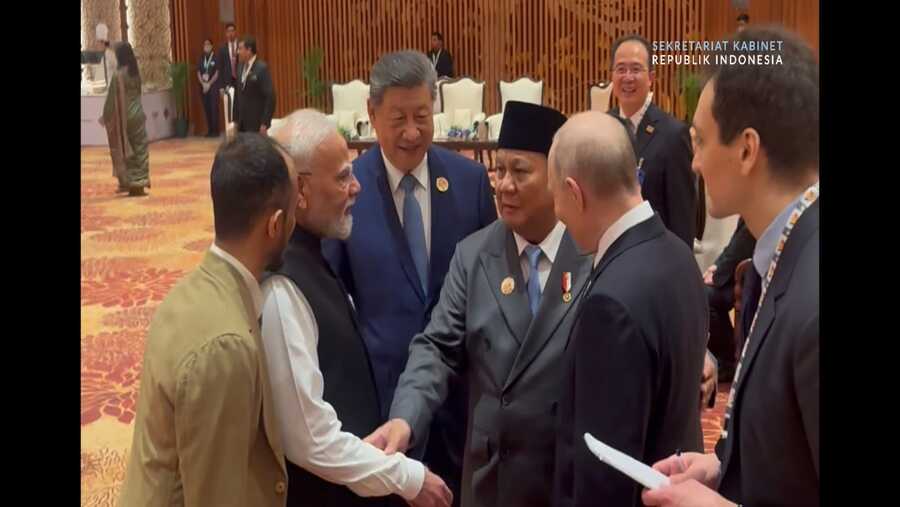 Prabowo Subianto bersama dengan pemimpin KTT BRICS di Bharat Mandapam, New Delhi, Republik India pada Sabtu, 12 September 2026.