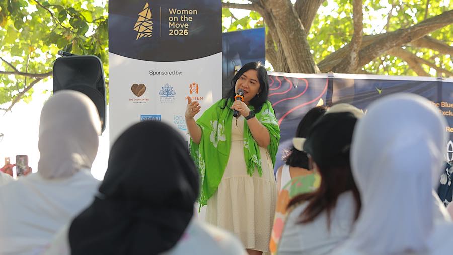 Direktur Keuangan dan Manajemen Risiko Antam, Arini Kasmira saat The Blue Legacy An Exclusive Ocean Conservation Experience with Antam di Lombok.