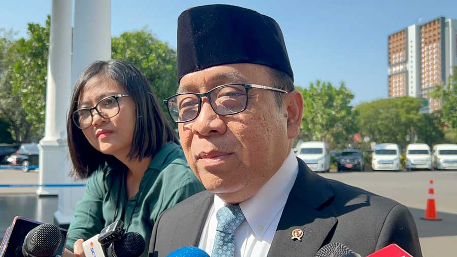 Pratikno tiba di Istana Negara (Bloomberg Technoz/Azura Yumna)