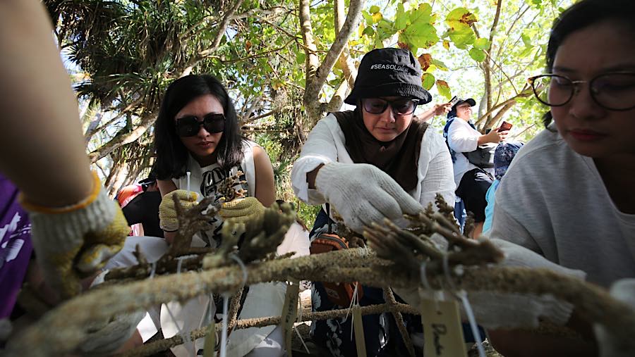 Program The Blue Legacy: An Exclusive Ocean Conservation Experience With ANTAM tersebut menjadi bagian dari rangkaian Women On The Move 2026.
