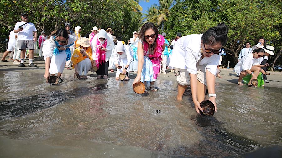Aksi ini untuk mendukung keberlanjutan ekosistem pesisir sekaligus meningkatkan kesadaran peserta mengenai pentingnya menjaga lingkungan laut.