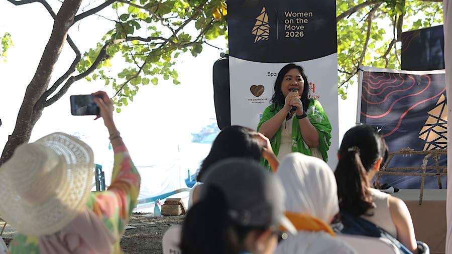 Arini berbicara saat aksi konservasi laut melalui program The Blue Legacy: An Exclusive Ocean Conservation Experience With ANTAM. (Bloomberg Technoz)