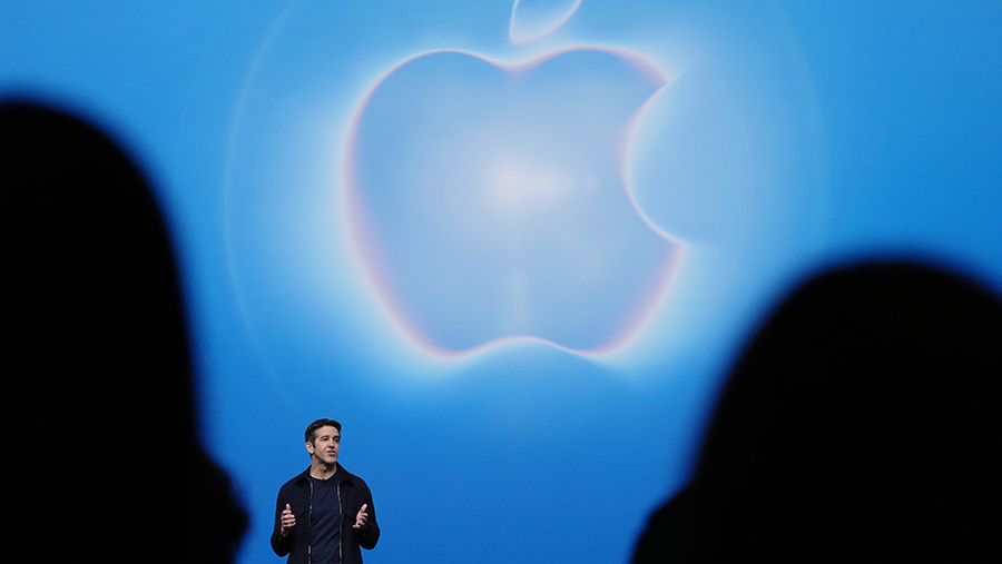 CEO John Ternus akan menghadirkan 16 produk baru usai iPhone generasi baru yang rilis 9 September. (Bloomberg)