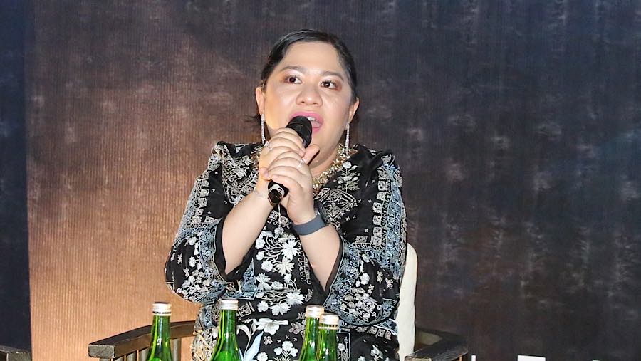 Direktur Keuangan dan Manajemen Risiko Antam, Arini Kasmira saat Intimate Dinner Women on The Move 2026 di Lombok, Sabtu (12/9/2026).