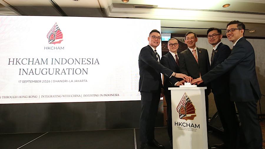 Chairman HKCHAM Indonesia Suwito (tengah) saat Inaugurasi HKCHAM di Jakarta, Kamis (17/9/2026). (Bloomberg Technoz/Andrean Kristianto)