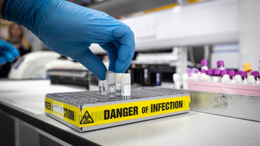 Ancaman berbahaya di laboratorium. dok: Bloomberg