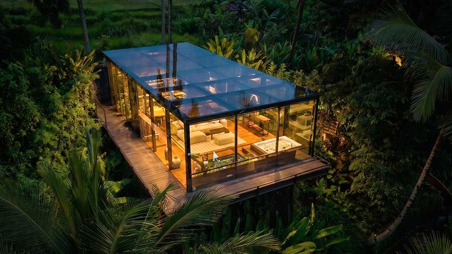 (Dok. The Invisible Villa)