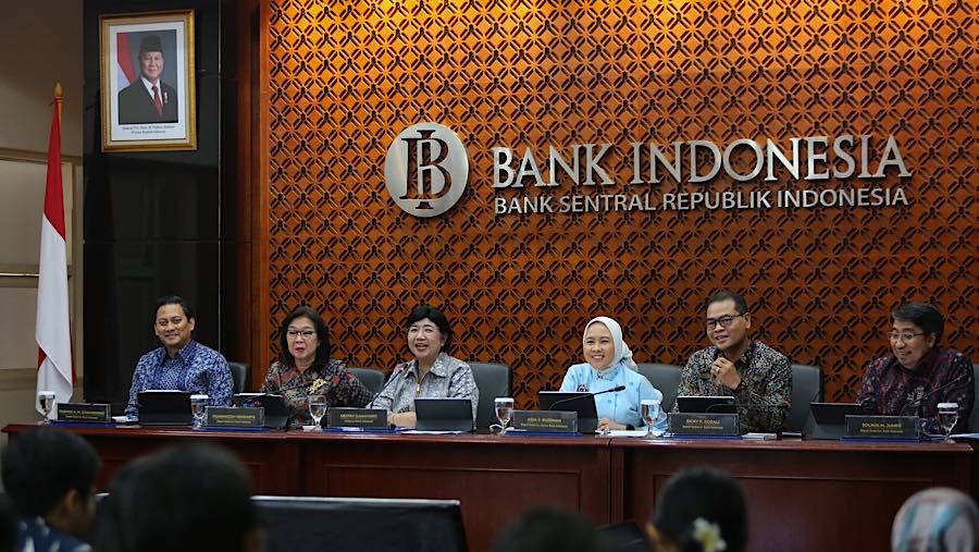 Konfrensi pers hasil Rapat Dewan Gubernur (RDG) Bank Indonesia di Gedung Bank Indonesia, Rabu (23/9/2026). (Bloomberg Technoz/Andrean Kristianto)