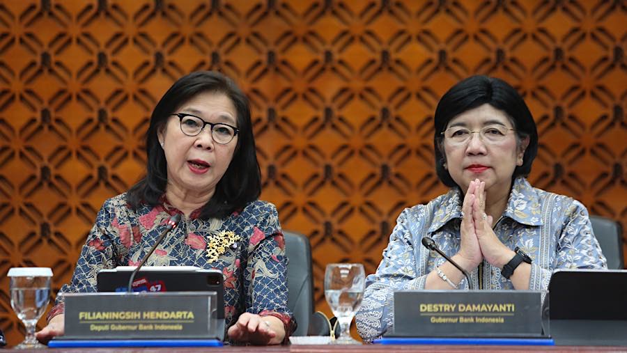 DG BI, Filianingsih Hendarta dan Gubernur BI, Destry Damayanti saat konferensi pers RDG di Bank Indonesia, Rabu (23/9/2026). (Bloomberg Technoz/Andre)