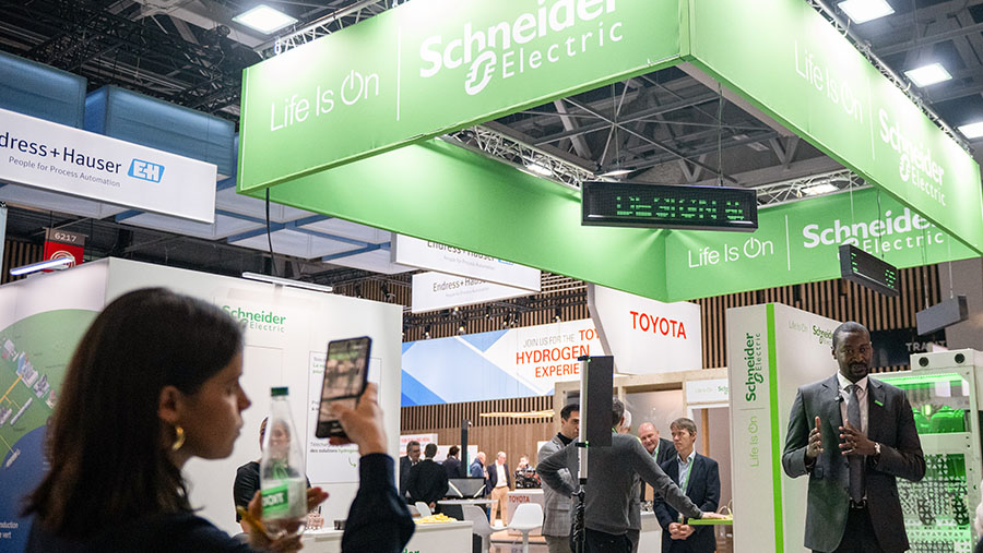 Schneider Membeli Perusahaan Perangkat Pintar Shelly dalam Kesepakatan Senilai $1,4 Miliar (Bloomberg)