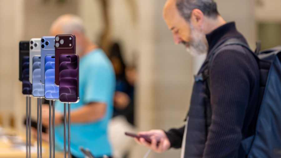 Penjualan perdana iPhone 18 Pro di Regent Street, London, Inggris. (Betty Laura Zapata/Bloomberg)