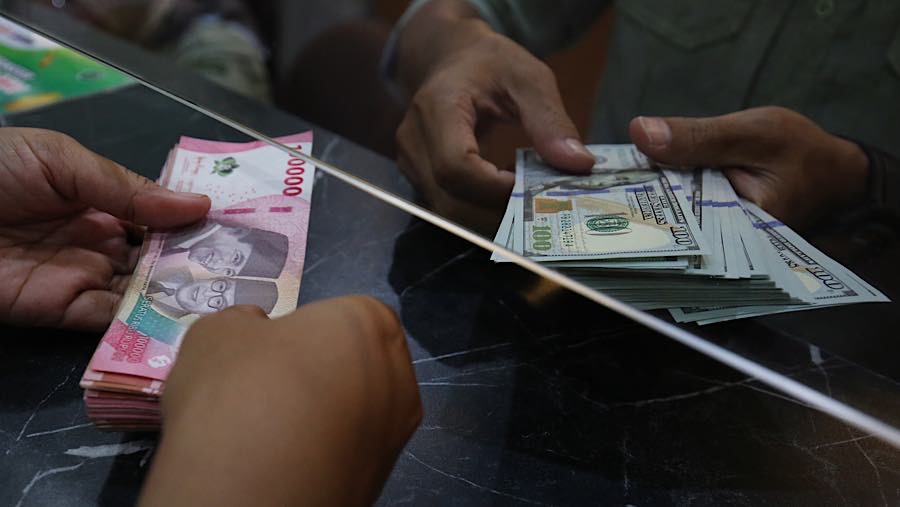 Lepas dari Jeratan Rp18.000/US$, Rupiah Hari Ini Terbaik di Asia