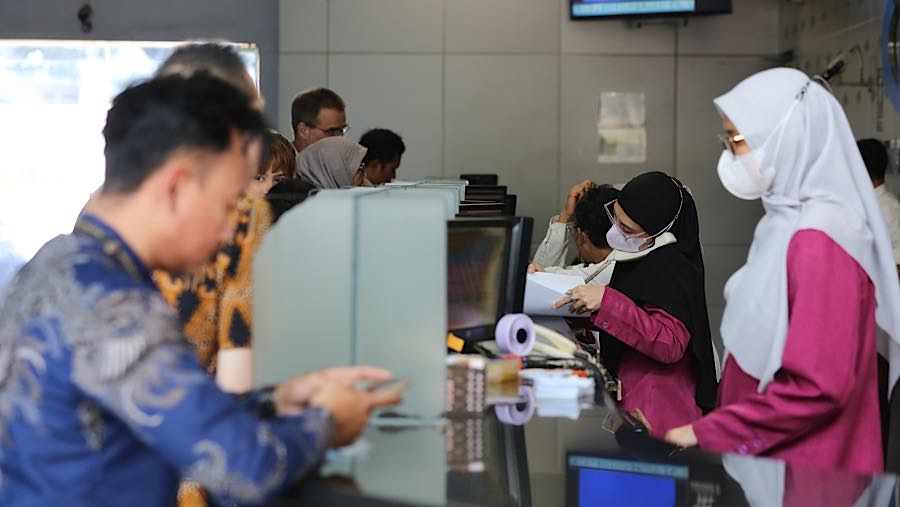 Rupiah menutup perdagangan pasar spot Selasa (29/9/2026) dengan stagnasi, berada di posisi yang sama dengan posisi penutupan kemarin di Rp17.975/US$.